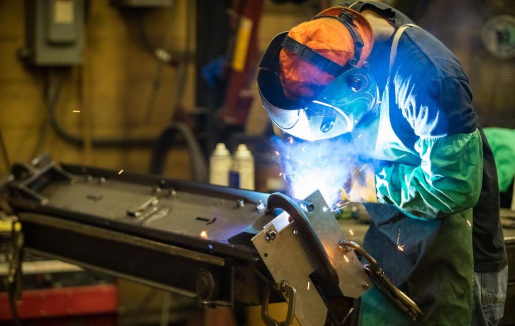 Reparaciones y mantenimiento de maquinas de soldar profesionales